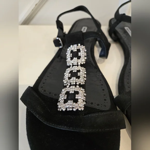 Manolo Blahnik Black Suede Crystal T-Strap Sandals Size 41 - Picture 3 of 8